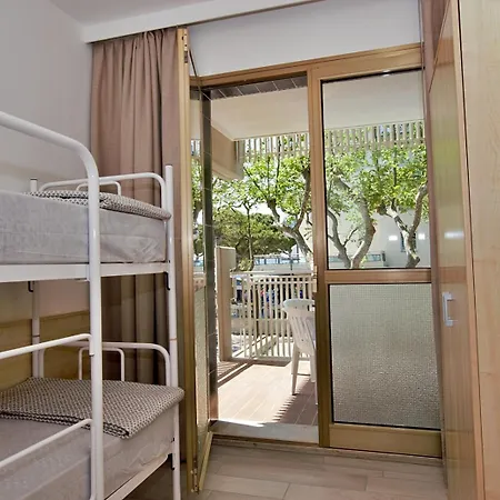 公寓 Residence Spiaggia 利尼亚诺萨比亚多罗
